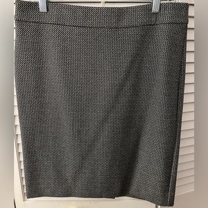 Ann Taylor factory petite black & white straight skirt 10P